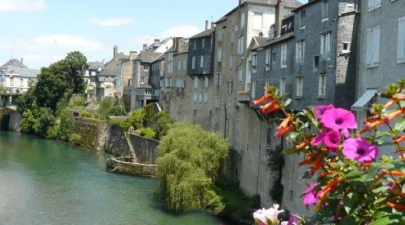 Apartamento Le Saint Pierre Quartier Historique D'Oloron Sainte Marie Exterior foto